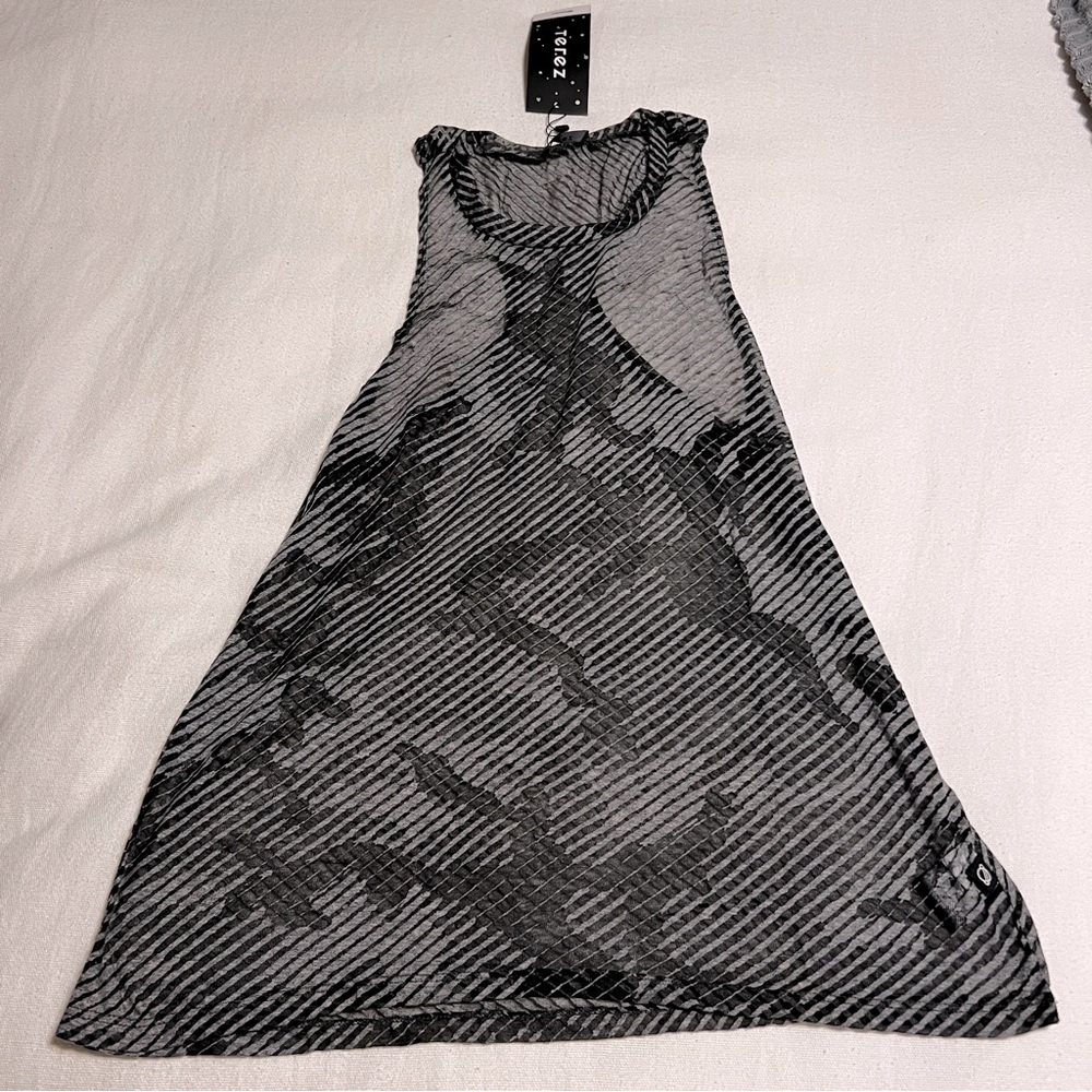 TEREZ NWT women’s black camo tank top. Size SMALL